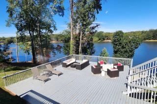 The Great Escape - Lakefront Rental with Views - 8