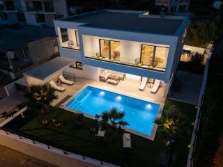 Luxury villa with a swimming pool Primosten - 23550 - Primošten - 0