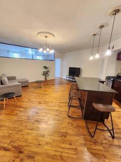 Spacious Loft Near River - Sleep 6 - Philadelphia - 3