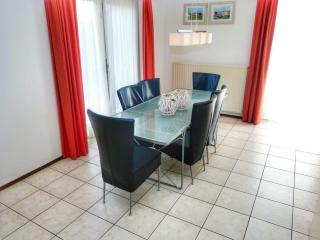 Bungalow in Breskens near Beach & Lighthouse - 4