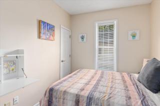 Snapdragon Apt - Charming Two Bedroom in Corcoran Neighborhood - Minneapolis - 5