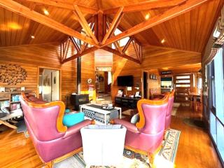Artee House - A Bright Escape - Bright - 2