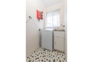 Christie Court 3 - 3