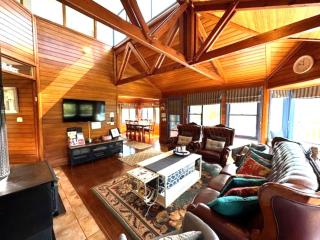 Artee House - A Bright Escape - Bright - 3