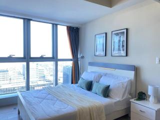 Bayview 2BR Family Suite in Uptown BGC near Mall - Manila - 8