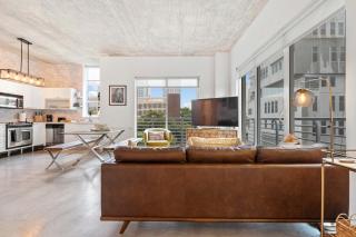 City Loft - Downtown Bayfront pool gym & parking - 3