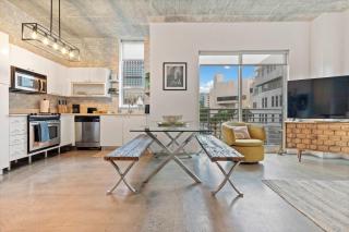 City Loft - Downtown Bayfront pool gym & parking - 1