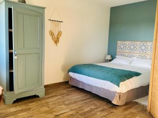 Chambre cosy avec salle d'eau, accès piscine chauffée et Wi-Fi illimité - FR-1-591-620 - Faverolles - 6