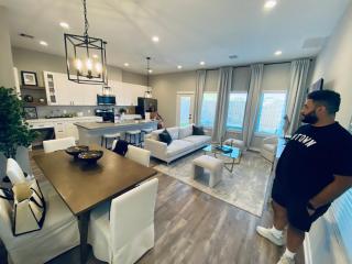 Hidden Gem - Gated Community & Garage Parking - Houston - 4