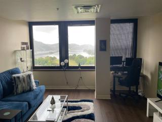 Luxury Apt at the Point Easy Access To and From Downtown 24-7 Parking - 2