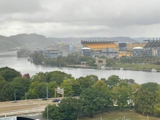 Luxury Apt at the Point Easy Access To and From Downtown 24-7 Parking - 1