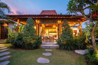 Luxury Beachside - SelMoon Villa - Canggu - 6
