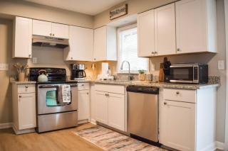 NEW! Cozy 4-Bed Family Friendly Home in Columbus - Columbus - 1