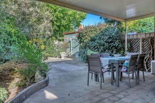 Picket Fence Cottage - Steps from Adelaide Oval - - 6
