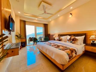 Pine View Cottage & Cafe, Mussoorie - blissful view from rooms - Mussoorie - 7