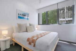 Starlit Palms - Chic Poolside Haven by the Beach - Gold Coast - 0