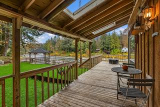 Riverfront Retreat Hot Tub Sauna Yard Gazebo and VIEWS - Gold Bar - 3