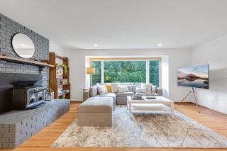 Charming and Spacious House with Relaxing Huge Deck - Kirkland - 8