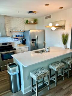Luxe by the Sea - 5-Star Beachfront Escape - Myrtle Beach - 7
