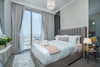Stylish 2-Bed Oasis with Pool in Peaceful Creek Harbour - Dubai - 8