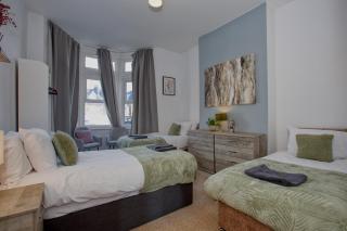 Temple Meads Station - Stylish 5 beds - Free Parking By Hinkley Homes Short Lets & Serviced Accommodation - Bristol - 1
