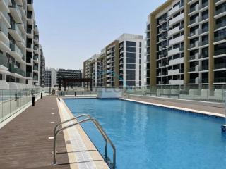 Relaxing 1BR Apartment with Built-in Wardrobe & Community View in Azizi Riviera 4, Al Merkadh by Deluxe Holiday Homes - Dubai - 4