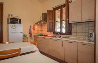 2 Bedroom Nice Home In Monterosso Almo - 5