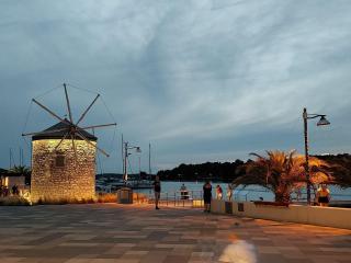 Schöne Ferienwohnung nur 100 Meter bis zum Strand in Medulin mit Klima, WLAN, Balkon - Medulin - 1