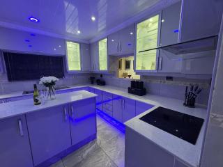 HomelyVest Guesthouse - 3