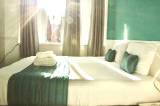 Blackpool Seaside Hotel - Comfortable - Double, King & Super King Beds - - Blackpool - 6