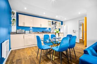 Spacious 2 Bed Apt B'ham CC with parking Sleeps 7 - Birmingham - 3