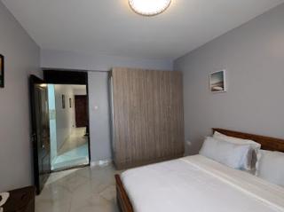 Kololo heights with Pool, AC, Gym, rooftop, near Acacia Mall - 2