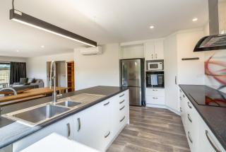 Private Escape - Martinborough - 2