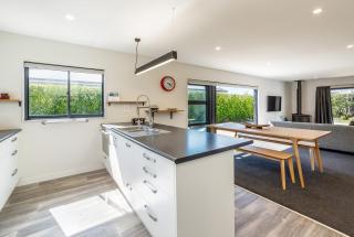 Private Escape - Martinborough - 1