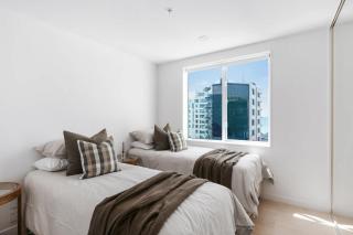 Panorama Penthouse Luxe Ocean Views & Pool - Mount Maunganui - 2