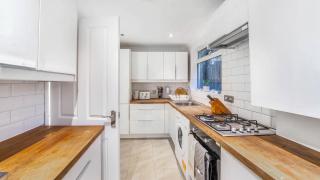 Spacious 2-Bed Ground Floor Flat with Private Garden - Londra - 6