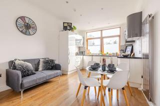 Luxury Apartment Near Canning Town- Free Parking - Londra - 0