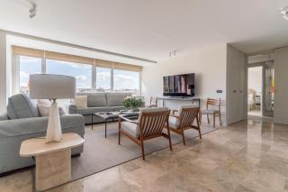 Amazing Apt with views to Colón-2Bdr 2Bths - 3