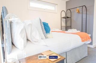 Weekly & Monthly Deals Available, Leisure & Business, Cosy 1 Bed Studio, Marlow - - 6