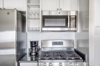 UES 1BR w Gym Pool Doorman Elevator nr park NYC-622 - New York - 3