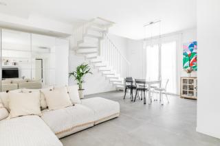Luxury Villa - Exclusive Property With Private Box - Milan - 4