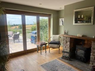 Tranquil 4-bed Spectacular Views - Much Birch - 3