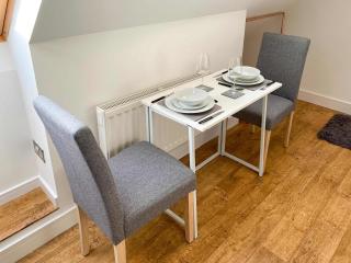 Green Glades Lovely Self Contained Apartment-Studio In Super South West Location By StayStaycations - Bristol - 6