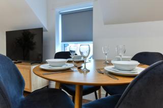 Stylish Two-Bed Home Near Nature & Transport Links - Nottingham - 1