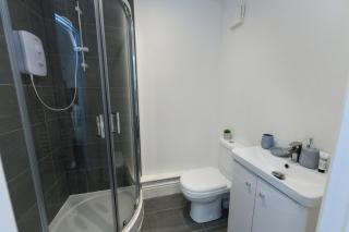 Stylish Flat Near Nature & Town Centre with Parking - 5