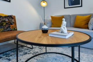 Stylish Flat Near Nature & Town Centre with Parking - 1