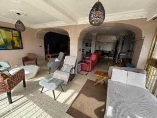 Duplex Idéal Vue Mer & Montagnes, à 5 min à Pied de la Plage - 7