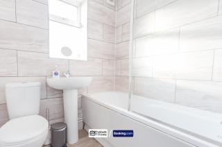Monthly & Weekly Deals Available, Business & Leisure, Parking, Oxford, 2 Bedroom Apartment - Oxford - 3
