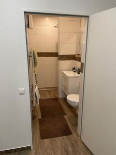 Einzimmerwohnung auf Hofstelle - - 5