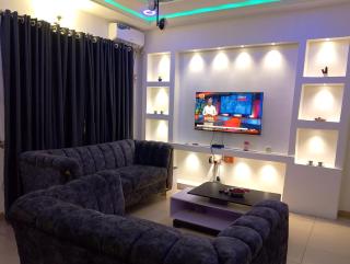 2 Bed-Sleeps 4-Free Parking-AirCon-2 - Benin City - 0
